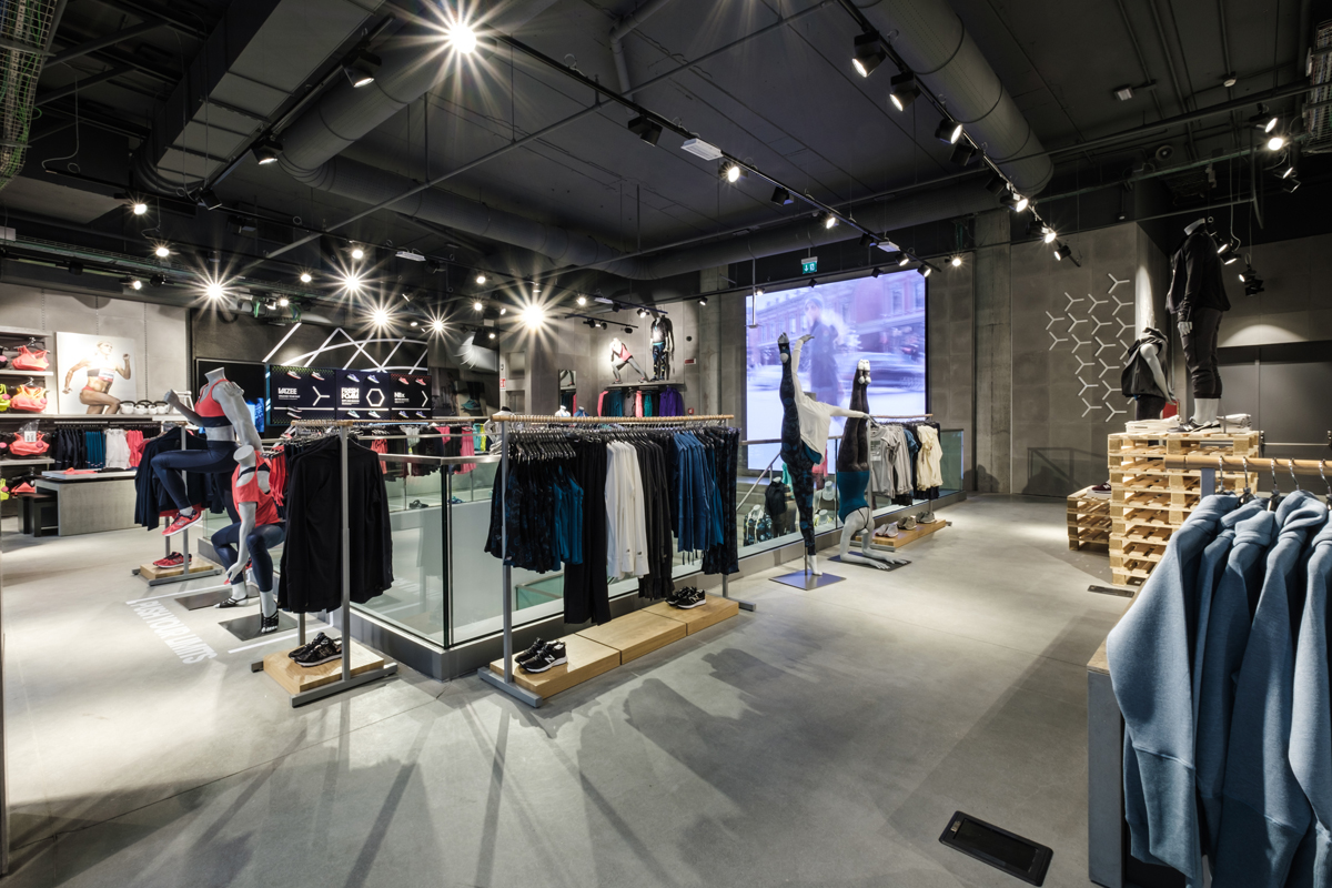 interni nuovo store New Balance - Piazza gae Laurenti
